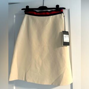 Authentic Gucci skirt fits like a size 2